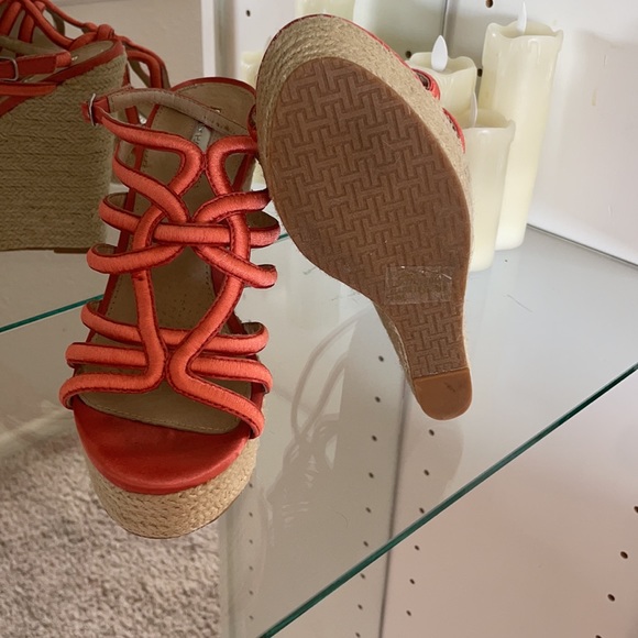 Sandals - Picture 2 of 4